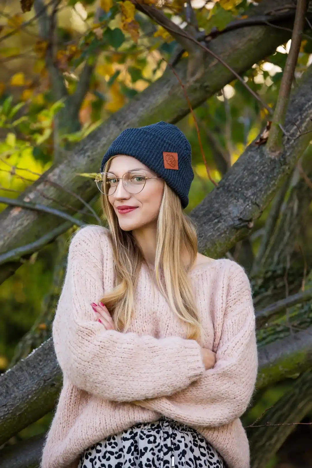 szara beanie jesienna