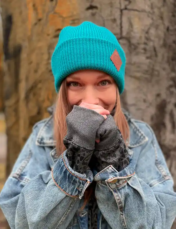 GŁOWNE peacock blue czapka beanie turkus morska Brain Inside