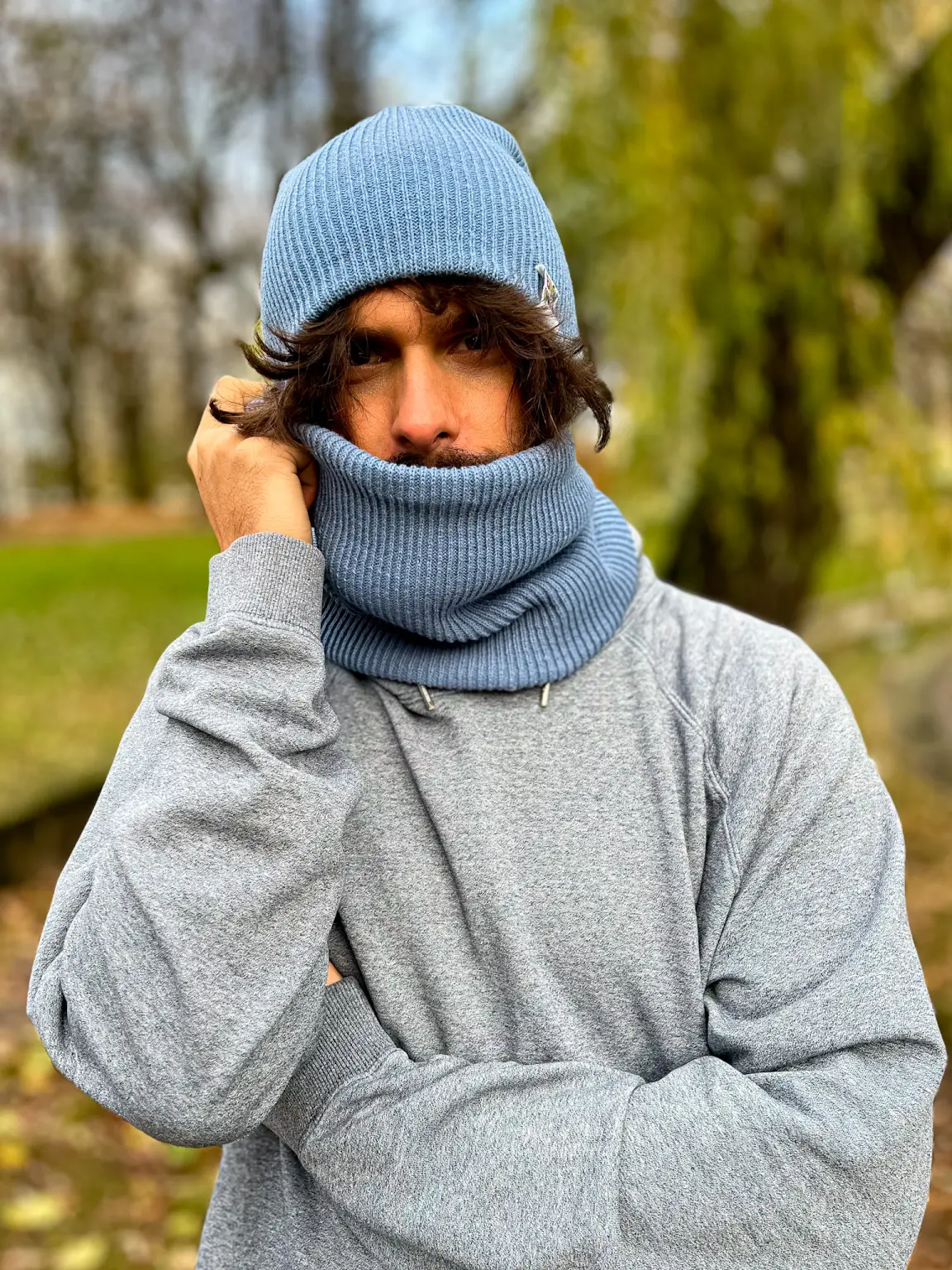Niebieski komin z miękkiej dzieniny