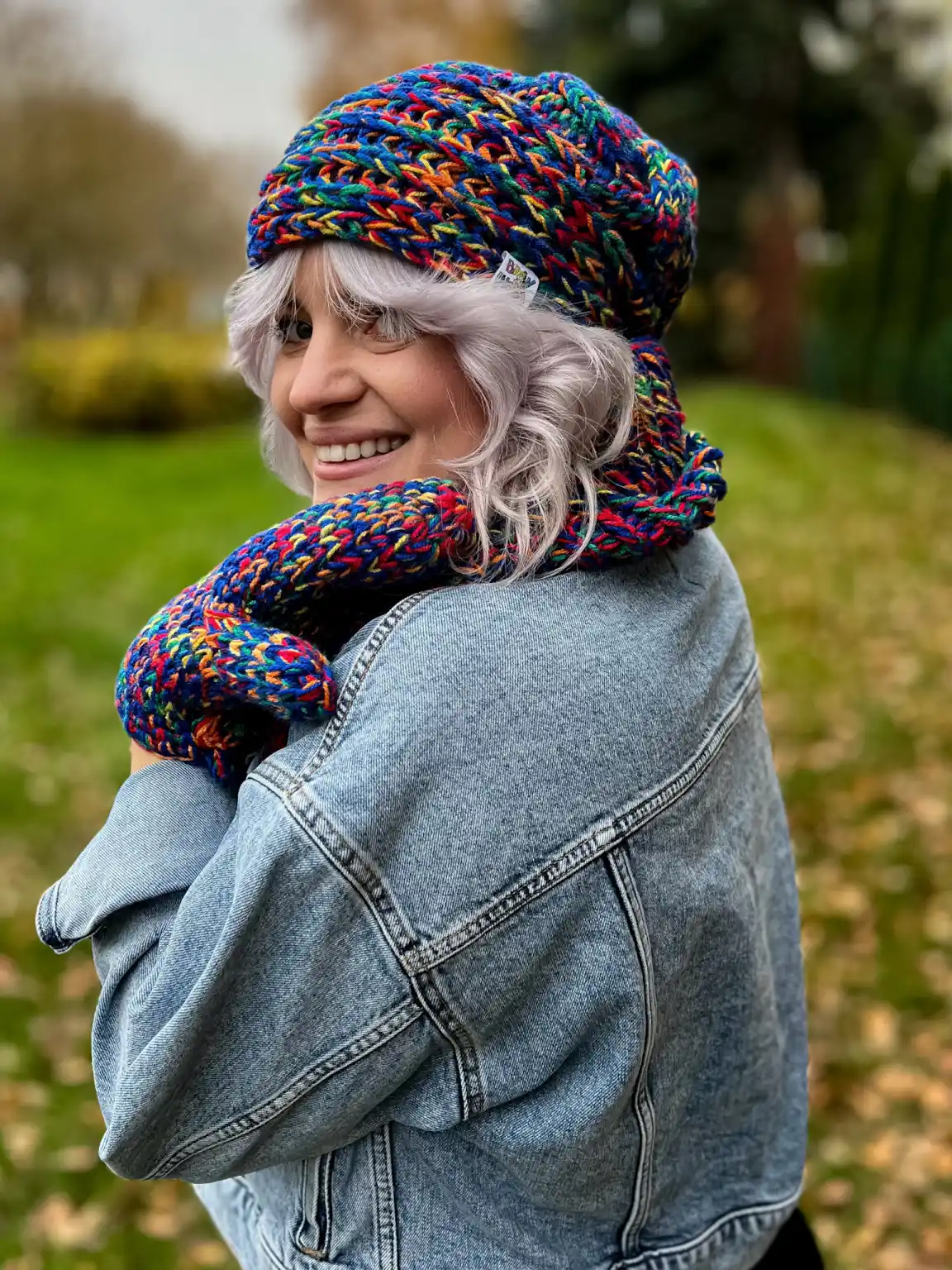 Ręcznie_robiona_czapka_damska_bez_pompona