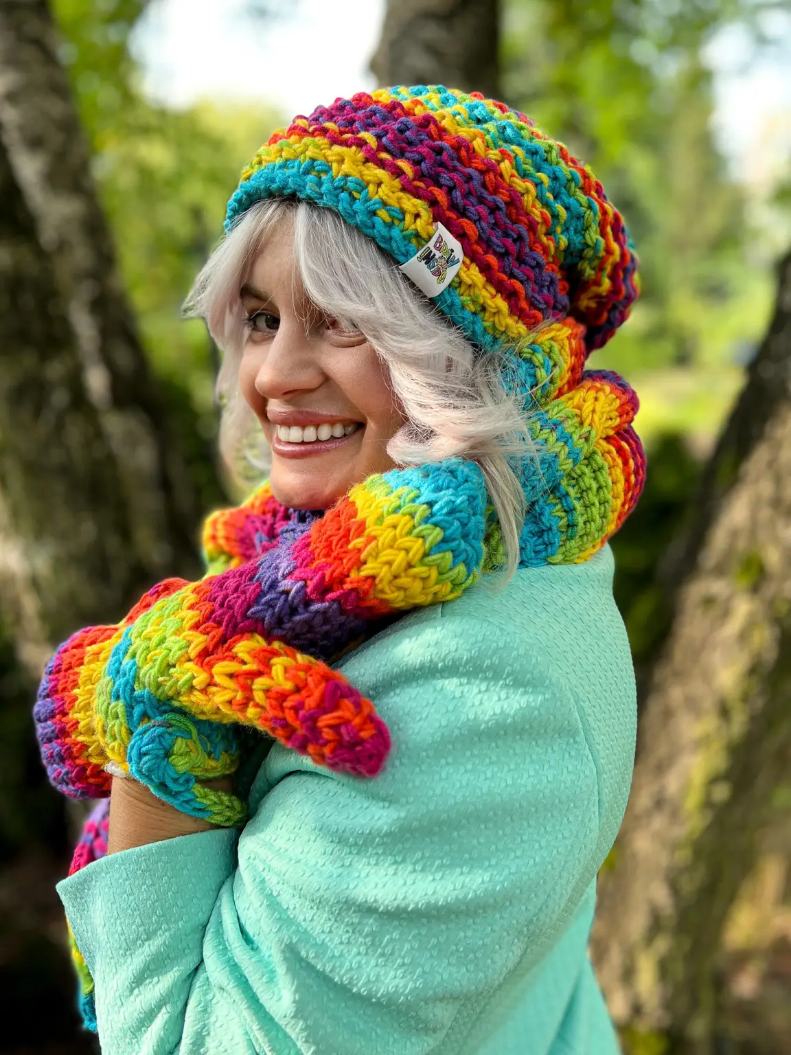 Zimowy must-have tęczowa czapka z polarem