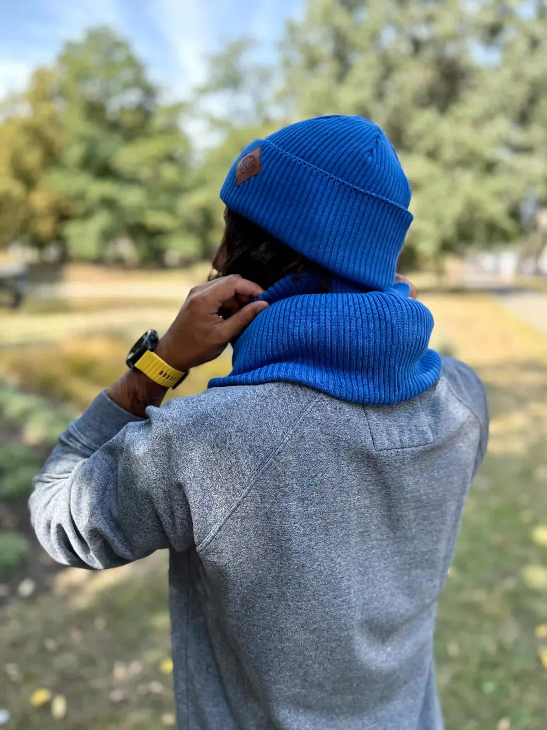 Męska bawełniana czapka beanie logo ekoskórka "Niebieski Kobalt" - obrazek 8