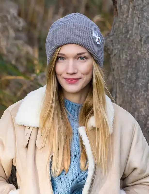 beżowa-czapka-beanie-polska-brain-inside