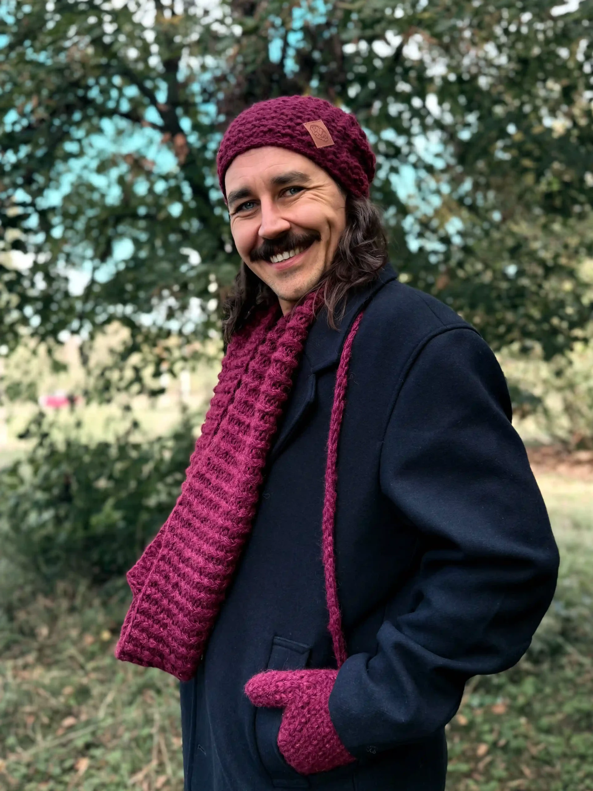 bordowa czapka merino