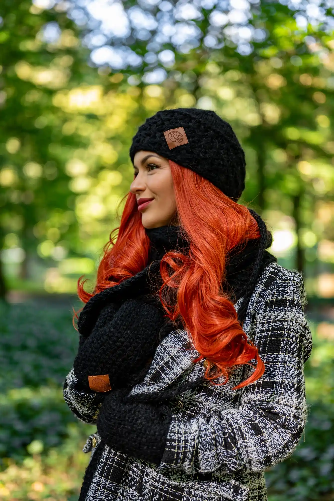 czapka zimowa krótka z podszewką jedwab czarna merino