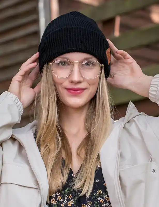 czarna-czapa-beanie-brain-inside-jesienna