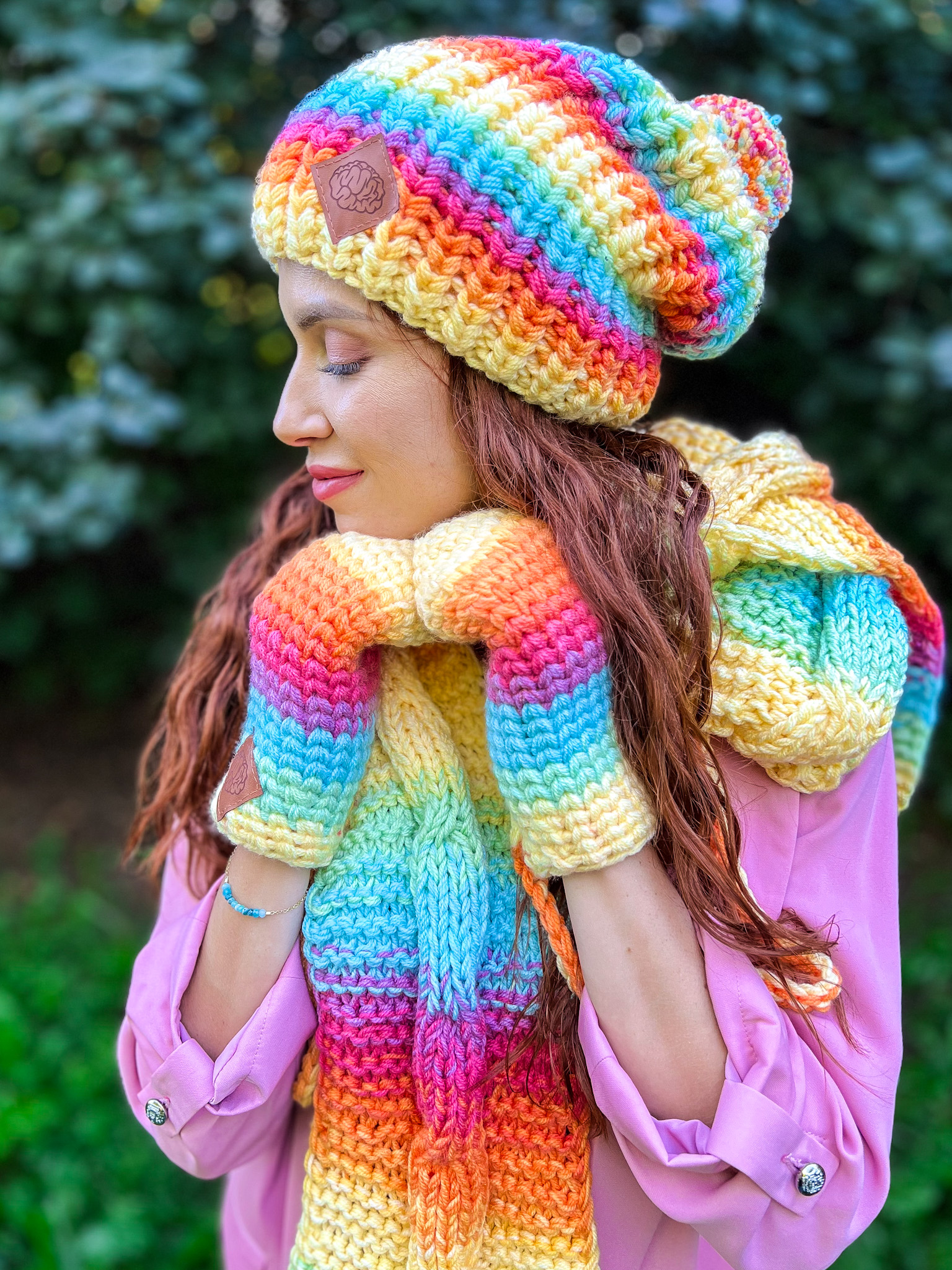 Kolorowe rękawiczki handmade ze sznureczkiem ,,Cieniowane cytrusy" - obrazek 4
