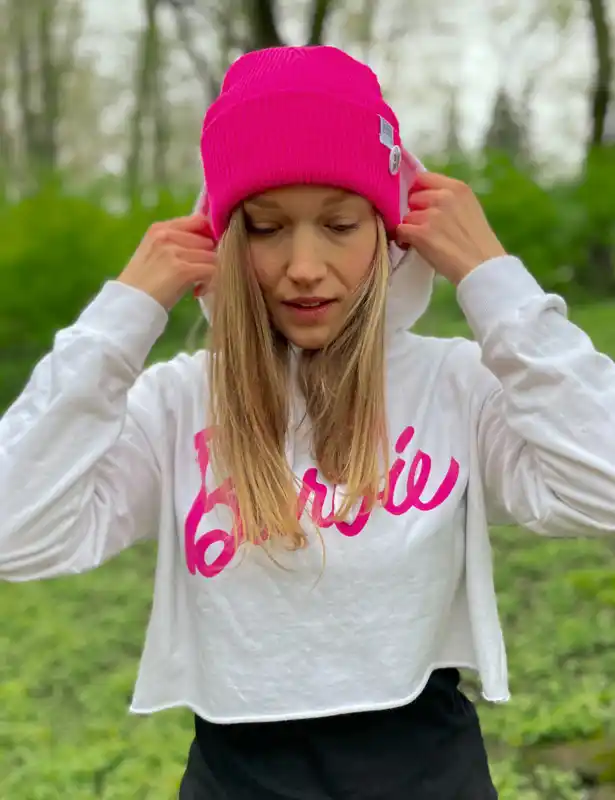 neonowa-czapka-różowa-pink-Brain-Inside-wiosenna