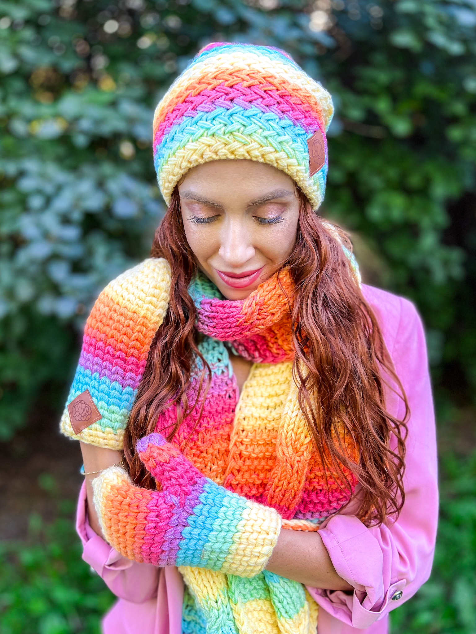 Kolorowe rękawiczki handmade ze sznureczkiem ,,Cieniowane cytrusy" - obrazek 12