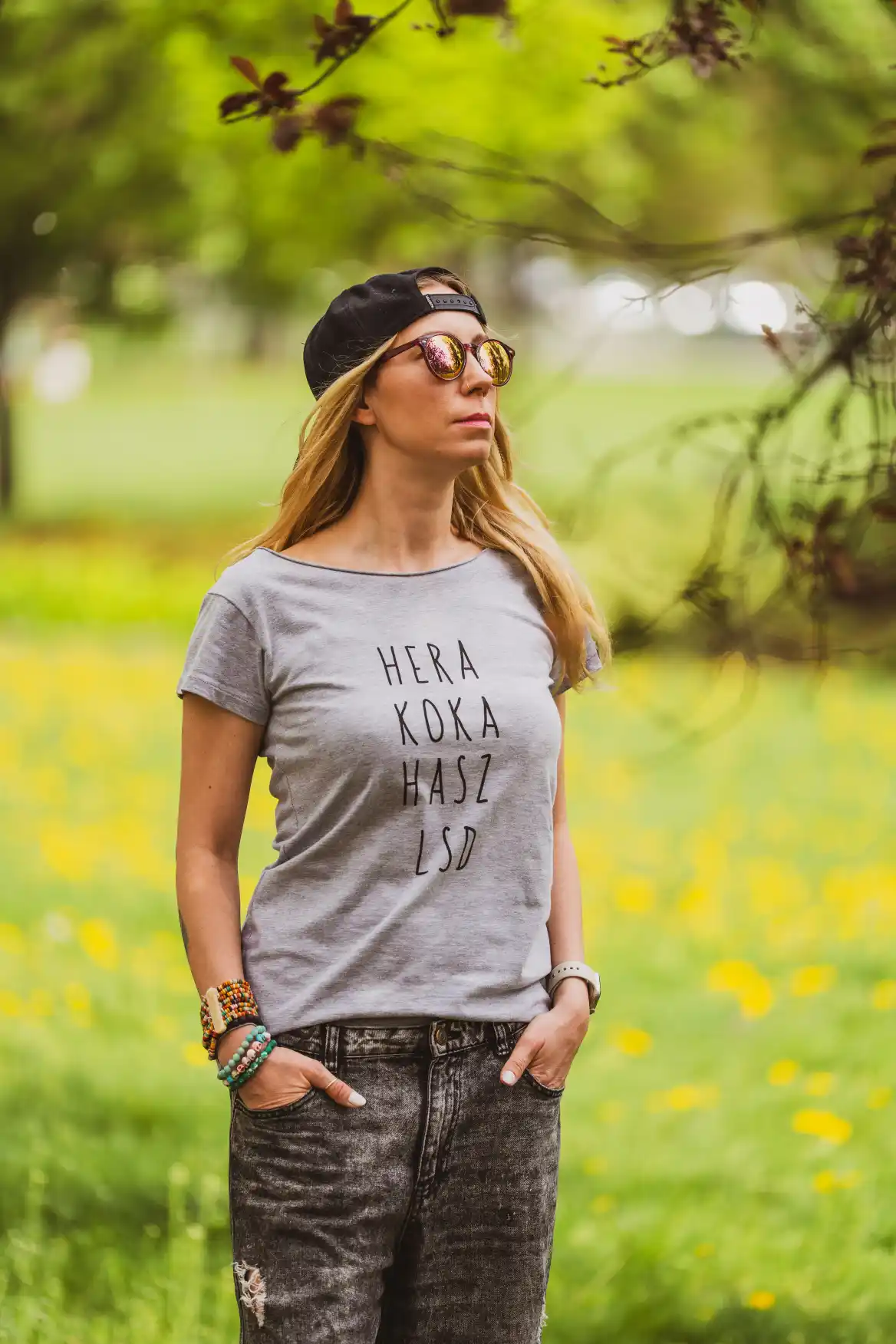 szara koszulka hera koka