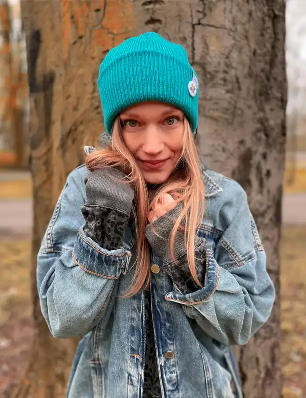 turkusowa beanie na lato Brain Inside