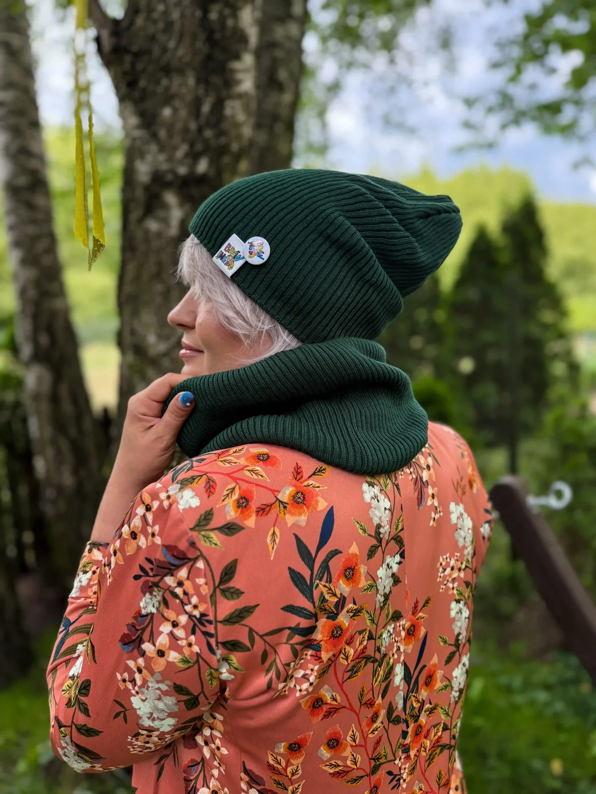 zielona czapka luźna slouchy beanie