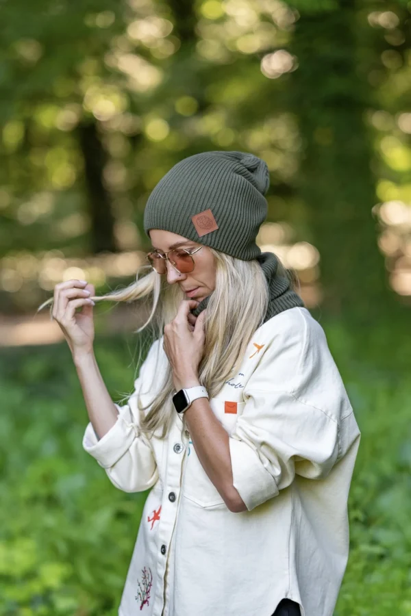 Bawełniana czapka wiosenna logo ekoskórka "Khaki Ciemny Zielony"